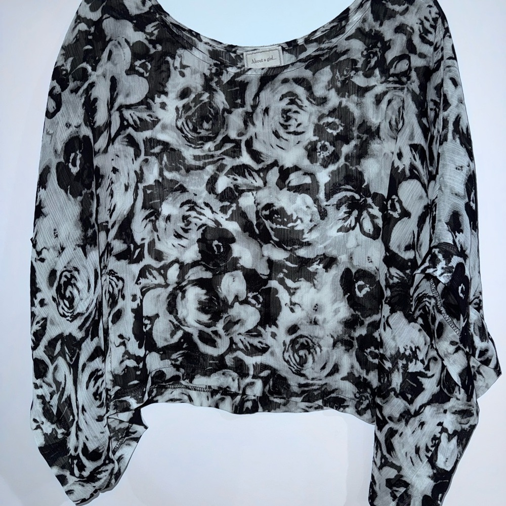 About A Girl Black and White Floral Blouse